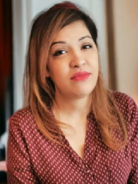 Portrait de Anissa Toumi, assistante administrative et pédagogique d'Exactétudes